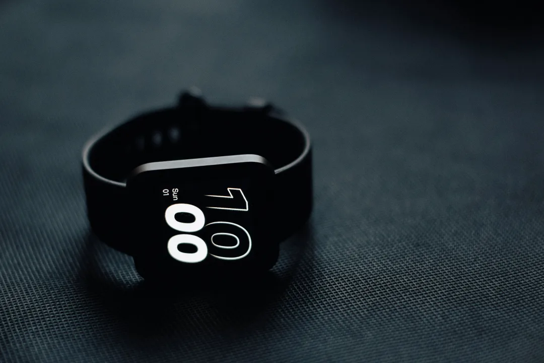 Smartwatches vs Fitness Bands: Which is Right for You in 2025?
